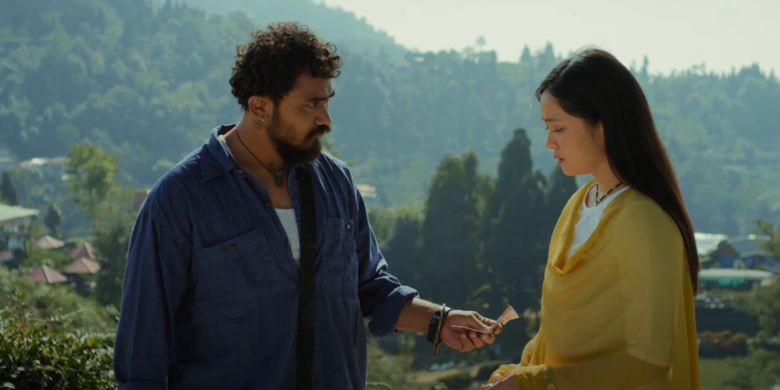 गीत : दिपकसँग ‘हाँसी हाँसी लजाउने’ मिरुना