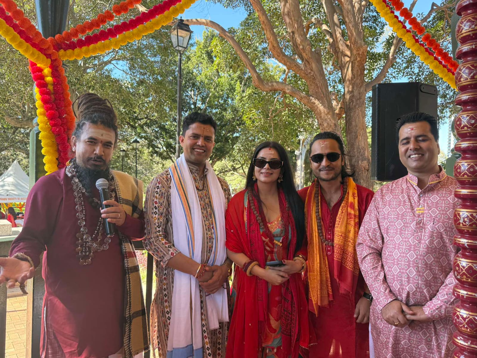 नीता र हरिहर हिन्दु समाजको कार्यक्रममा अष्ट्रेलिया पुगे