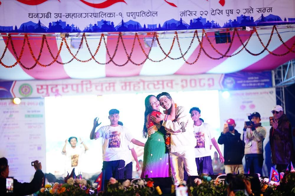 विपना र पल ‘आ बाट आमा’को प्रचारमा सुदुरपश्चिम महोत्सवमा