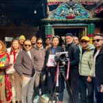 अर्पण थापा ‘फ्रेन्च किस’ निर्देशन गर्दै