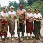 असार १५ मा हलीका कलाकार धान रोपाइँमा व्यस्त