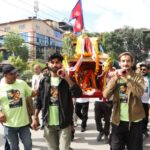 ‘अक्षरा’को प्रचारमा बौद्धमा निस्कियो कलाकारसहितको रथयात्रा