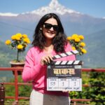 बाकस लिएर धम्पुस पुगे विपना थापा र वर्षा राउत सुटिङ सुरु